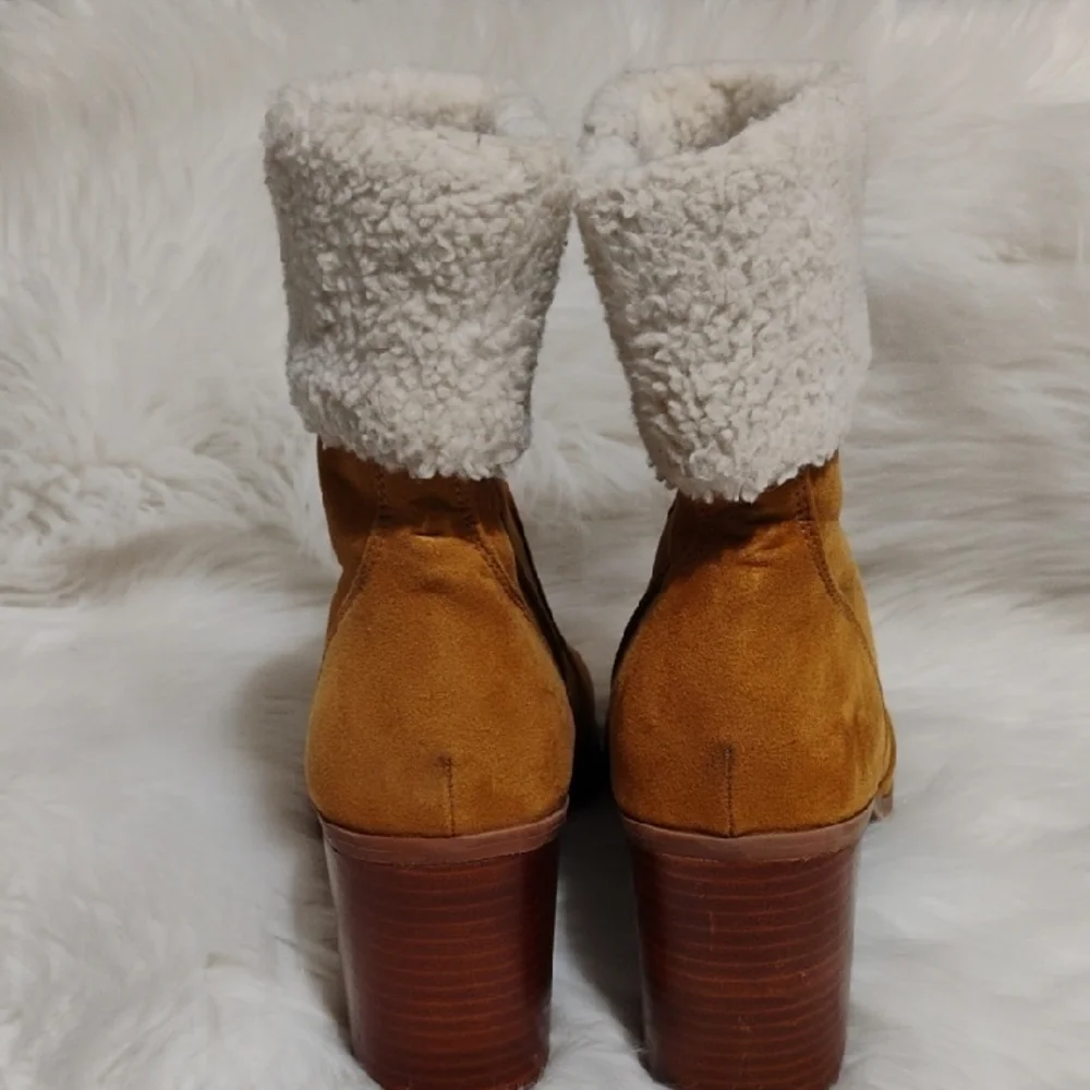 SALE! Crown & Ivy Sherpa Cream Cuff Lined Tan Heeled Boots Sz.7.5 Worn 1X (X2) - Picture 6 of 12